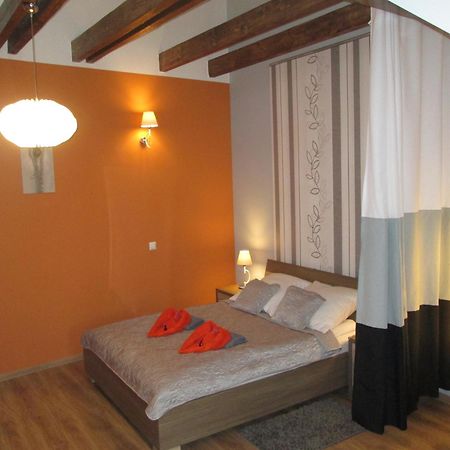 Apartamenty Przy Farze Kazimierz Dolny Bagian luar foto